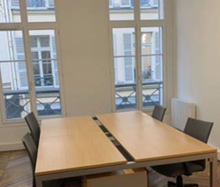 Bureau privé 25 m² 4 postes Coworking Rue Blanche Paris 75009 - photo 1